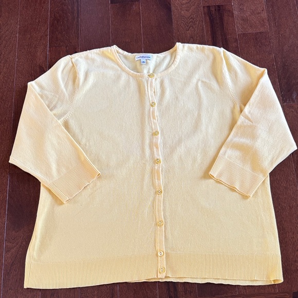 Croft & Barrow Soft Yellow Cardigan - Picture 3 of 6